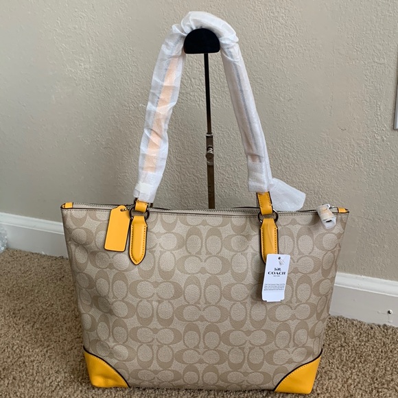 Coach - Picture 3 of 12